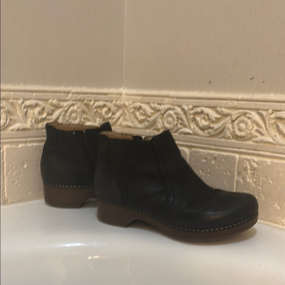 Women's Black Dansko  barbara Ankle Boots